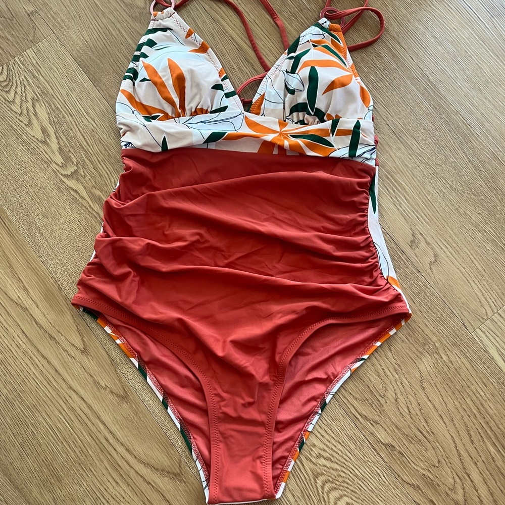 Cupshe Vibrant Floral One Piece Swimsuit - Picture 3 of 6